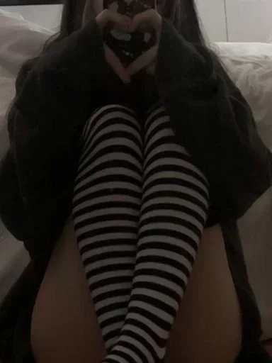 Эмодзи Ножки