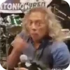 😨