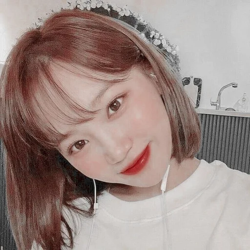 Эмодзи kim chaewon