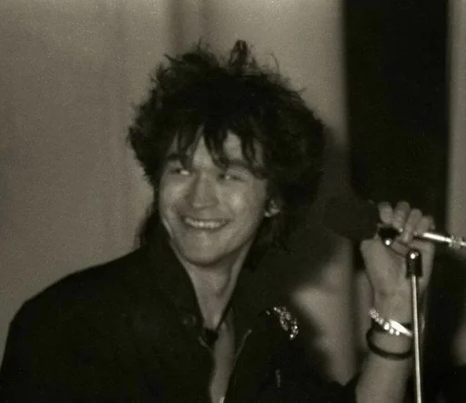 Эмодзи Виктор Цой