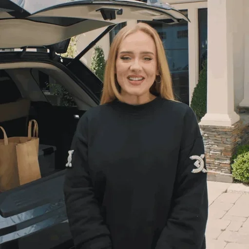 Эмодзи Adele