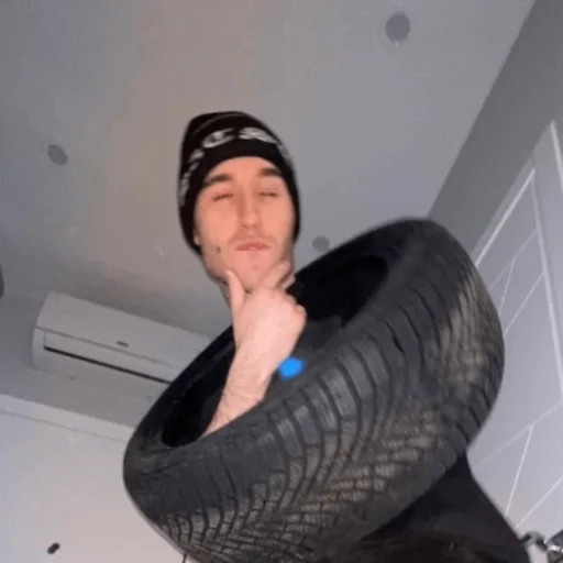 Эмодзи Акулич и Кореш