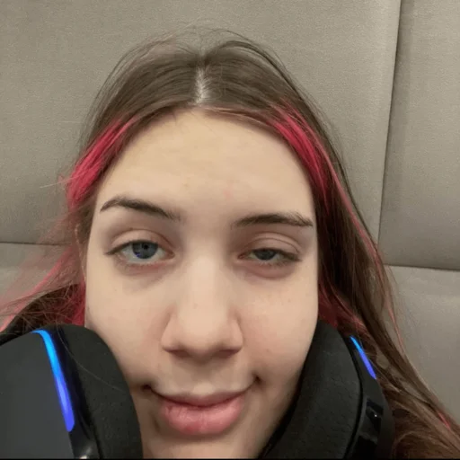 Эмодзи Акулич и Кореш