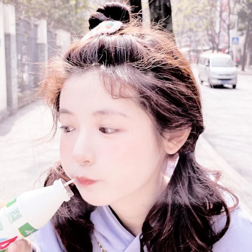 Эмодзи Чжао Лиин