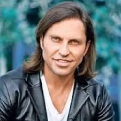 Эмодзи АРТУР ПИРОЖКОВ НАСТАВИТ МУЖУ РОЖКОВ