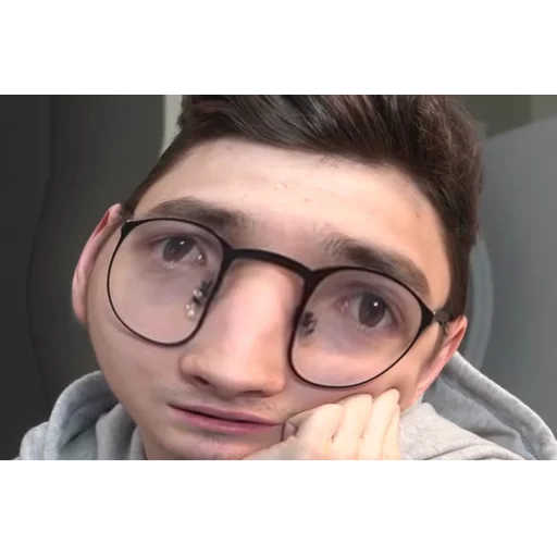 🤨
