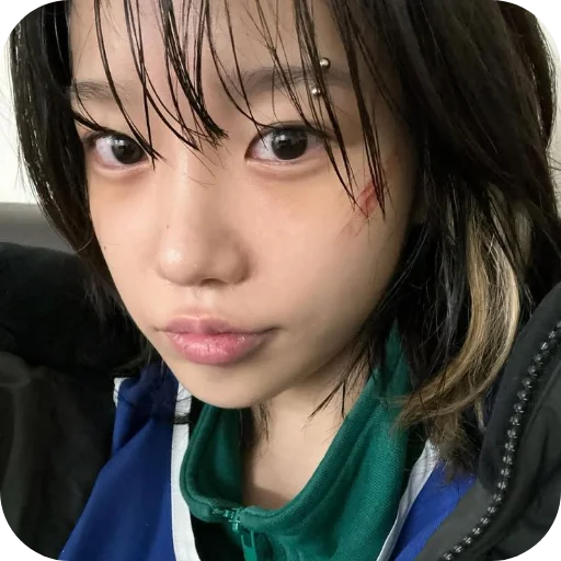 Эмодзи Чун Хи 222