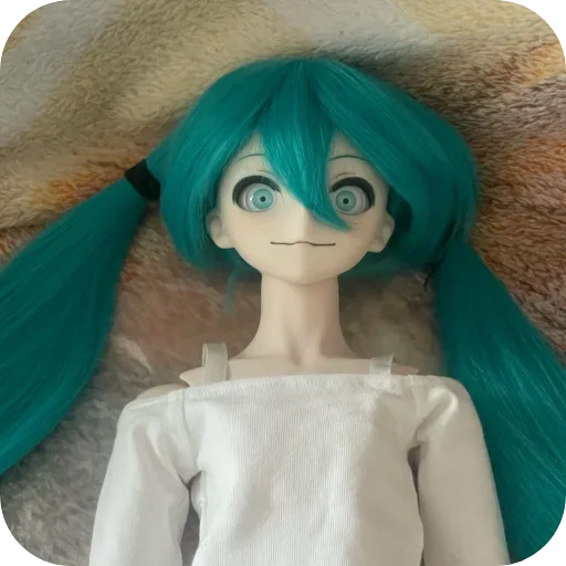 Эмодзи Creepy Miku Doll