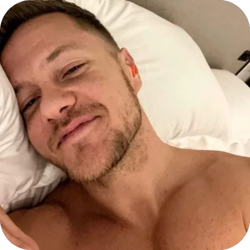 Эмодзи Daniel Reynolds