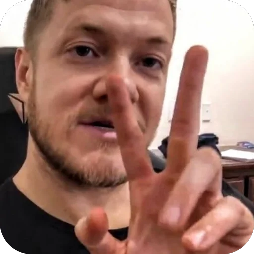 Эмодзи Daniel Reynolds