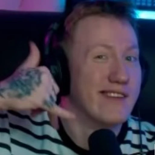 Эмодзи Данилка какашин