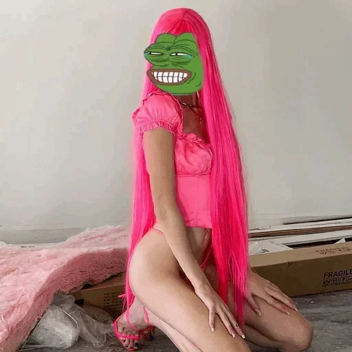 Эмодзи Девушка Пепе