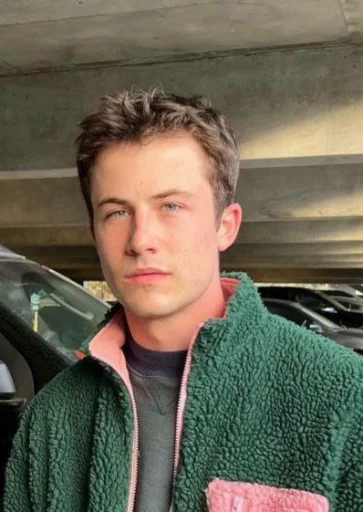 Эмодзи Dylan Minnette