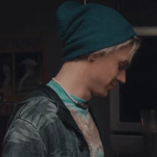 Эмодзи Evan Peters