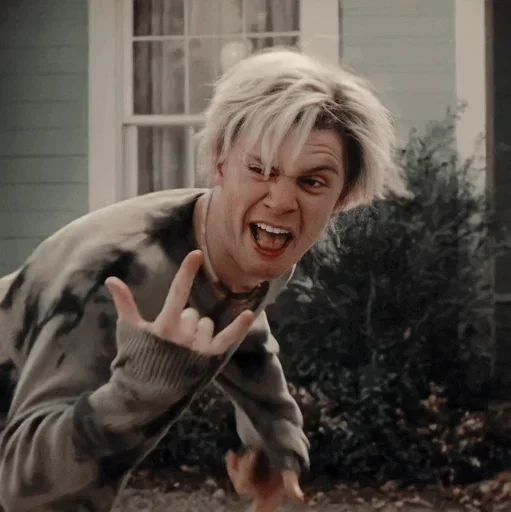 Эмодзи Evan Peters