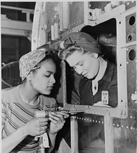 Эмодзи Feminism