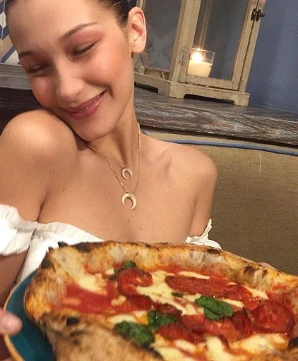 Эмодзи Bella Hadid
