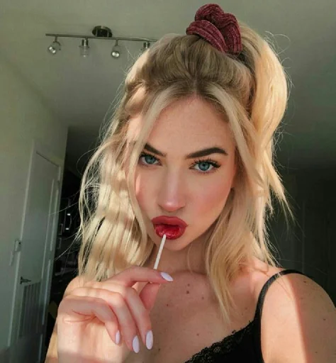 Эмодзи Girly