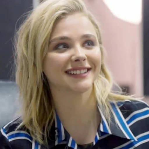 Эмодзи - Chloë Moretz 🥤