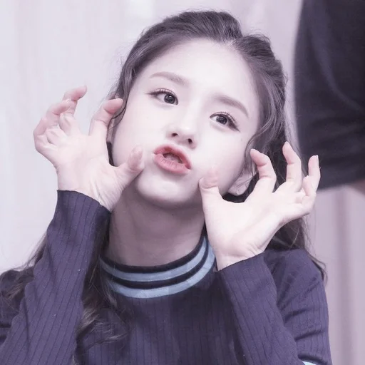 Эмодзи Heejin