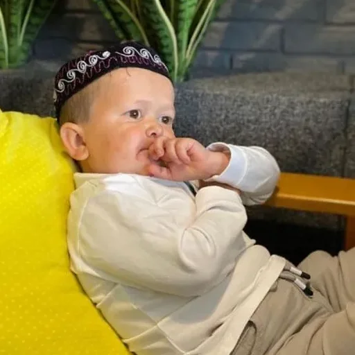 Эмодзи Hasbulla