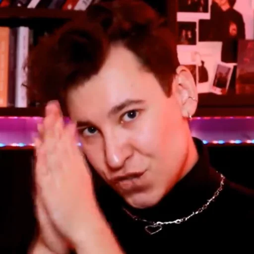 Эмодзи люблю энтони юлая