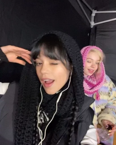 Эмодзи Jenna Ortega