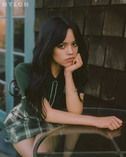 Эмодзи Jenna Ortega