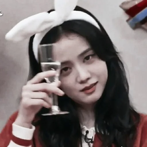 Эмодзи Miss Jisoo