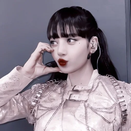 Эмодзи lisa blackpink
