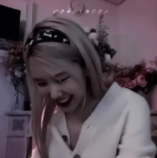 Эмодзи rose blackpink