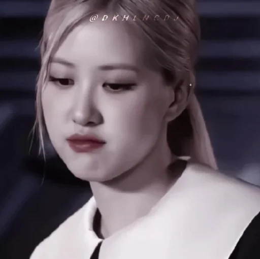 Эмодзи rose blackpink