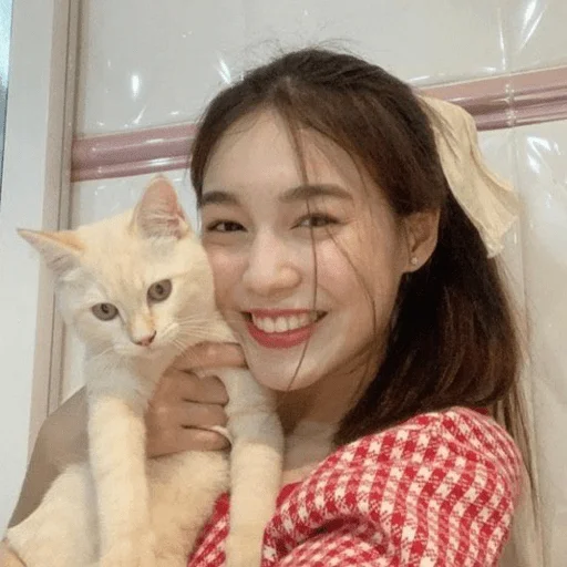 Эмодзи lee si young