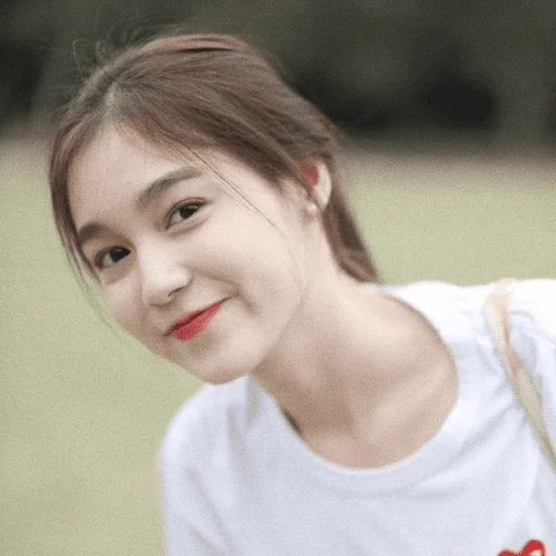 Эмодзи lee si young