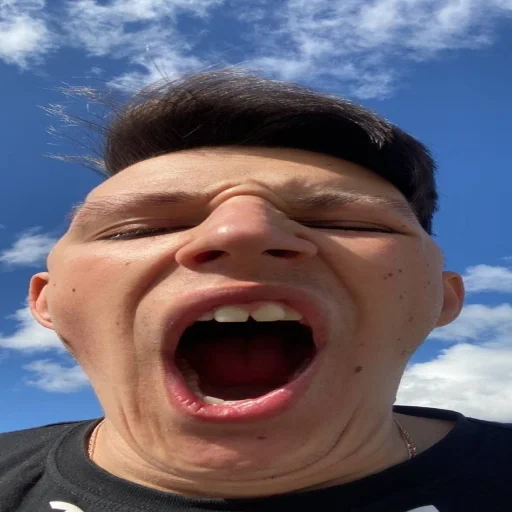 Эмодзи Mazeloff Time 🧑🏿
