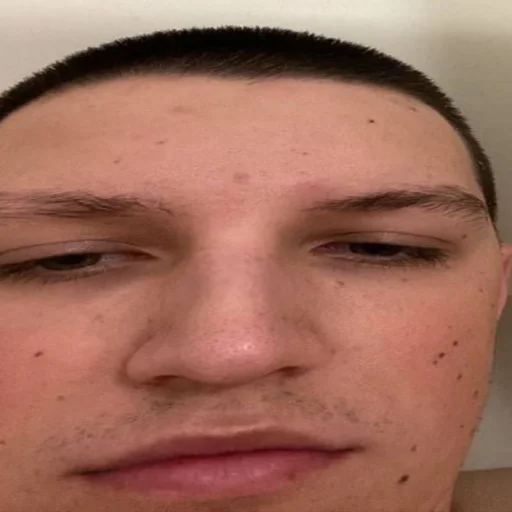 Эмодзи Mazeloff Time 🧑🏿