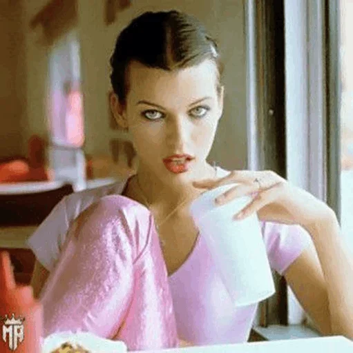 Эмодзи Mila Jovovich