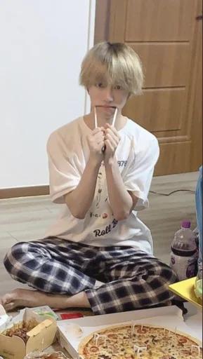 Эмодзи 💗هيوكاي ستان🐧