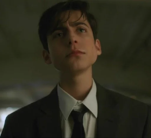 Эмодзи Five Hargreeves 🔪🔍