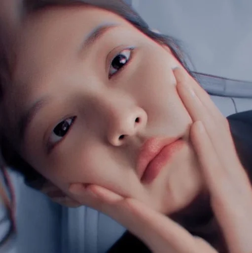 Эмодзи kim jennie