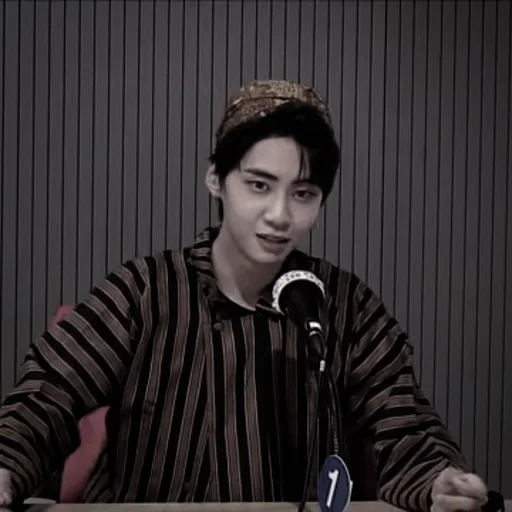 Эмодзи Dark Lee Jinhyuk