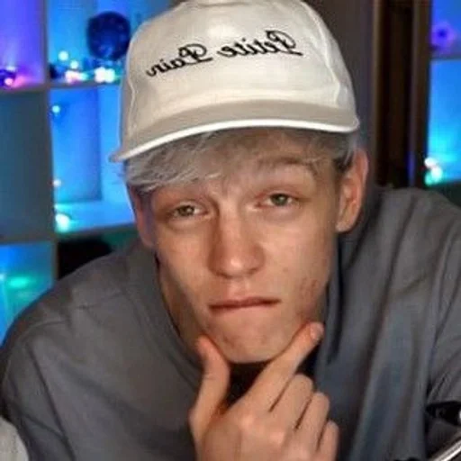 Эмодзи Парадеевич