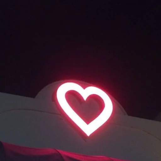 Эмодзи lovely love