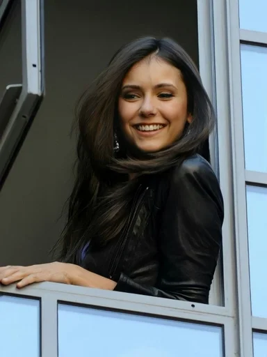 Эмодзи Нина Добрев