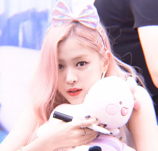 Эмодзи itzy ryujin