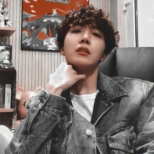 Эмодзи Чон Хосок