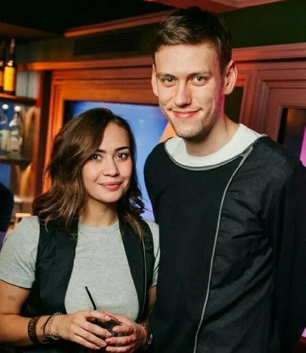 Эмодзи Антон Шастун