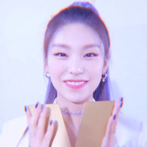 Эмодзи itzy yeji