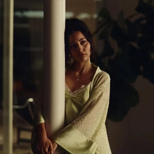 Эмодзи Maddy Perez