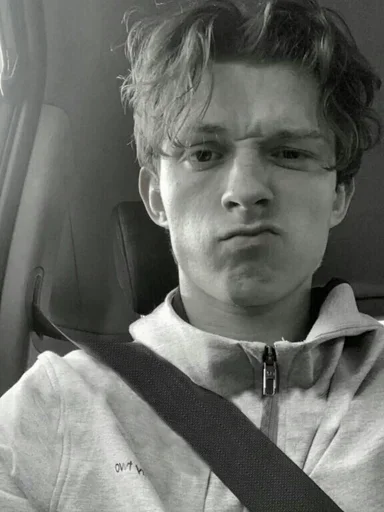 Эмодзи Tom Holland BW